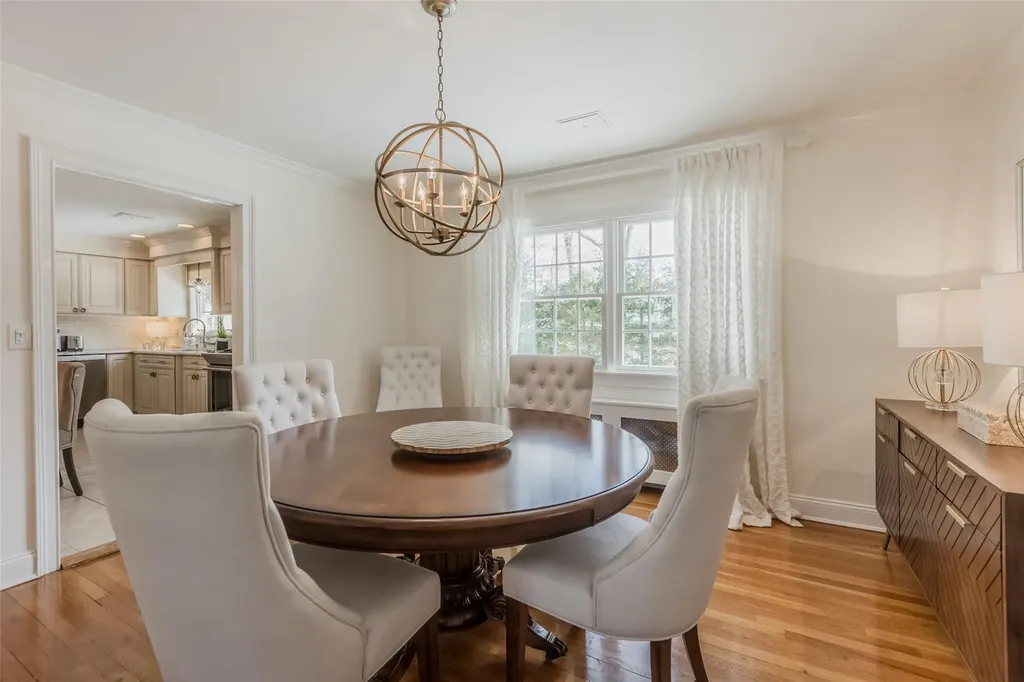 16 Waterview Drive Centerport NY 11721