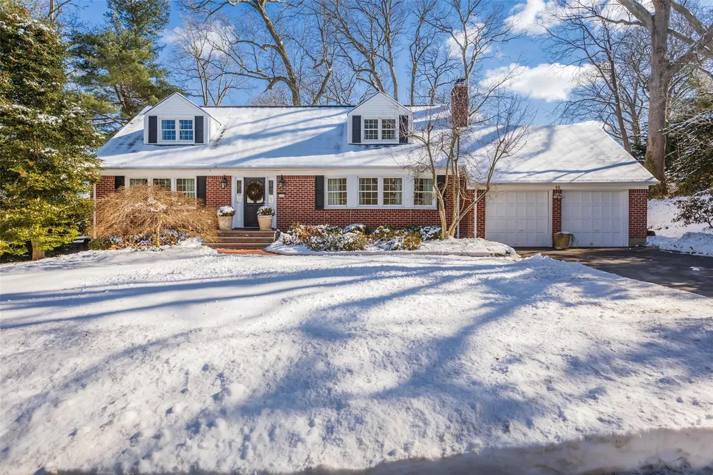 16 Waterview Drive Centerport NY 11721