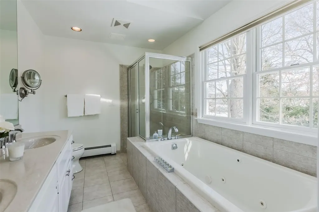 16 Waterview Drive Centerport NY 11721