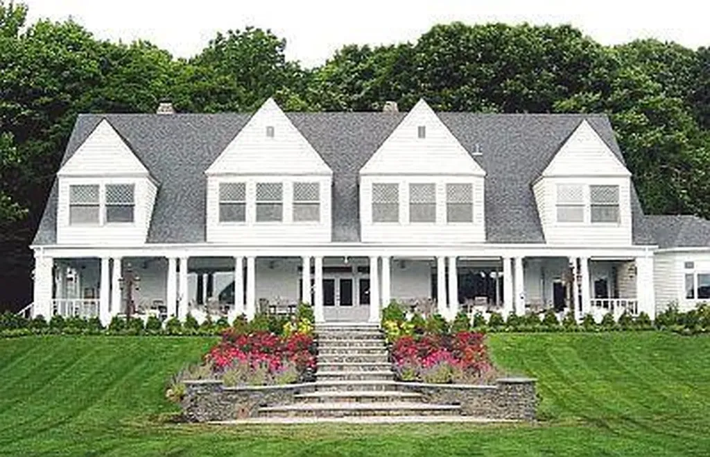 16 Waterview Drive Centerport NY 11721