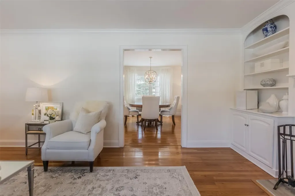 16 Waterview Drive Centerport NY 11721