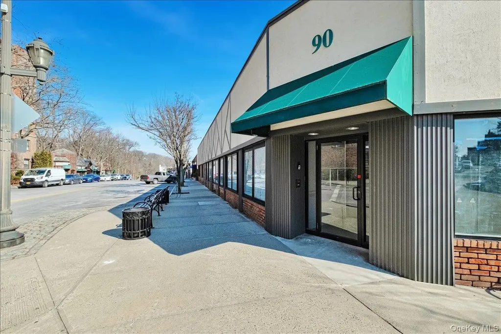90 Garth Road Scarsdale NY 10583