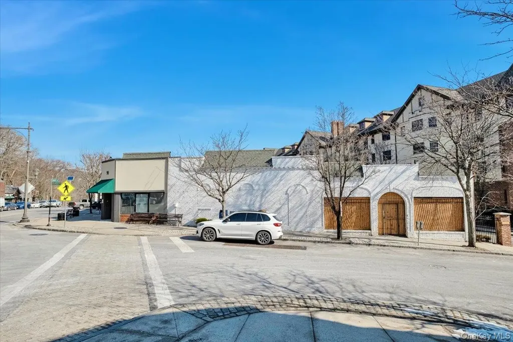 90 Garth Road Scarsdale NY 10583