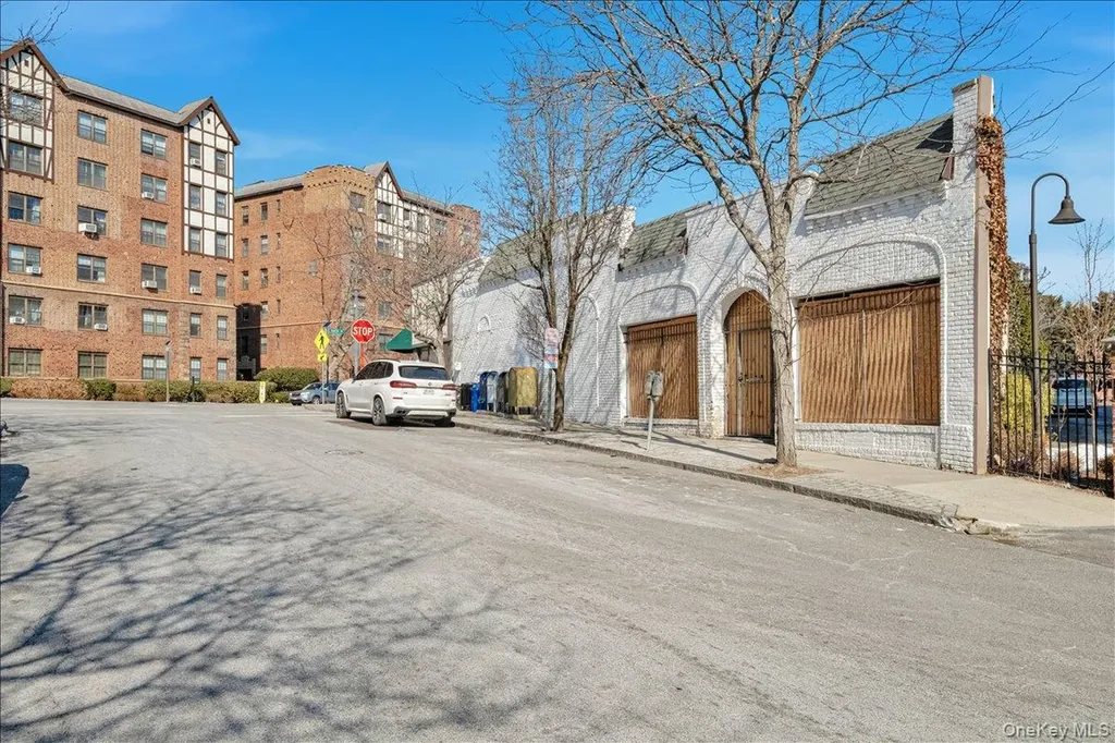 90 Garth Road Scarsdale NY 10583
