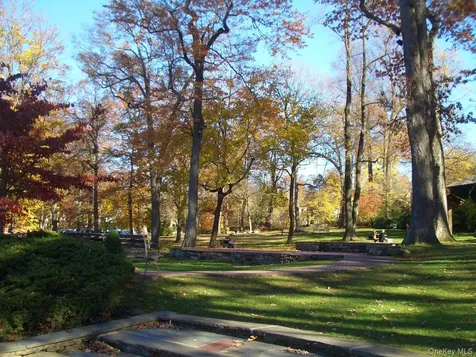 90 Garth Road Scarsdale NY 10583
