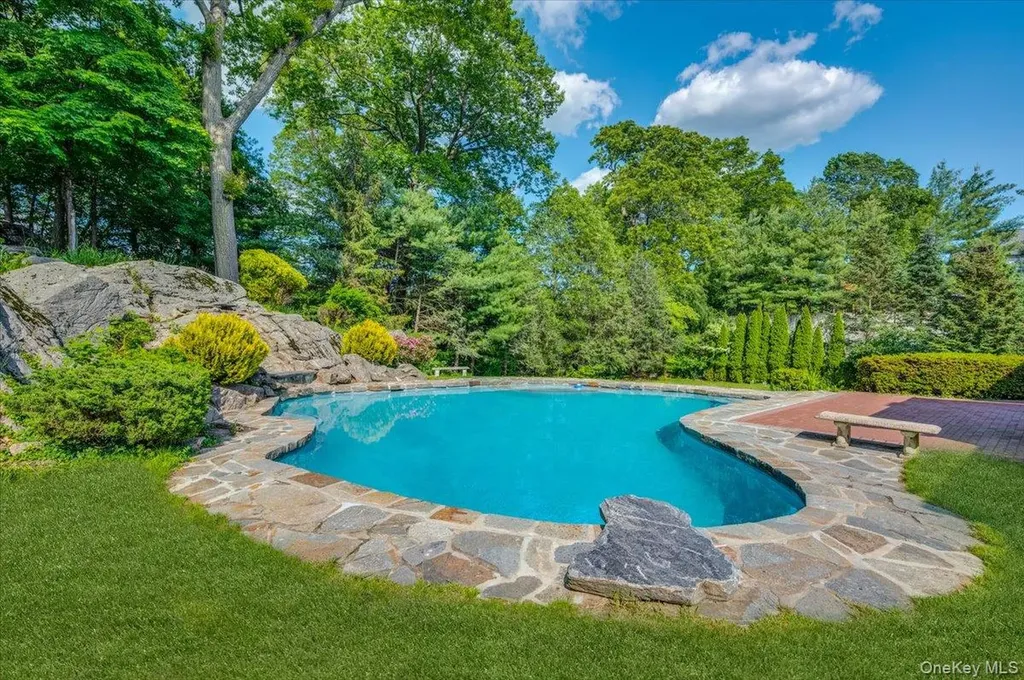 14 Lakeside Drive Rye NY 10580