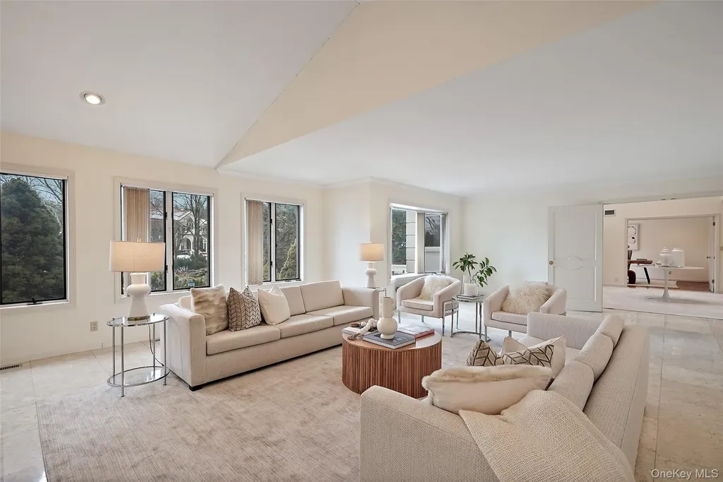 14 Lakeside Drive Rye NY 10580