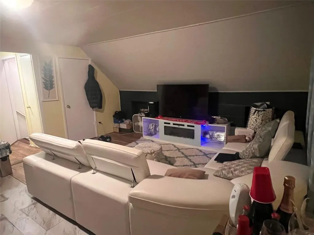 84 Monaco Avenue Elmont NY 11003