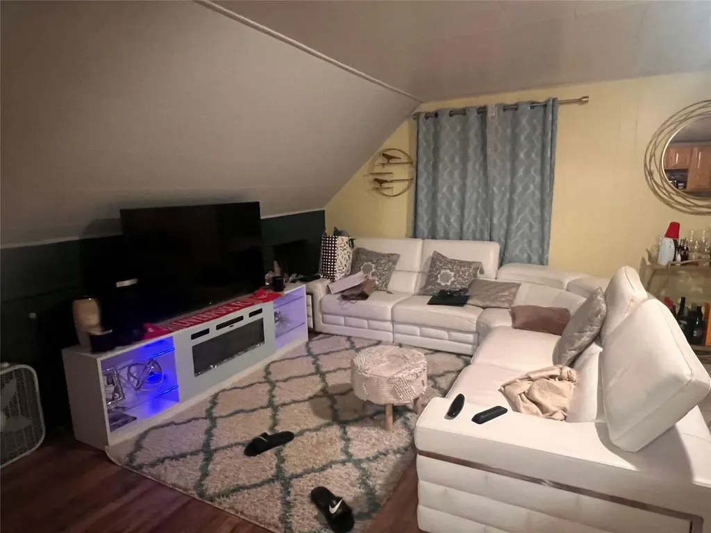 84 Monaco Avenue Elmont NY 11003
