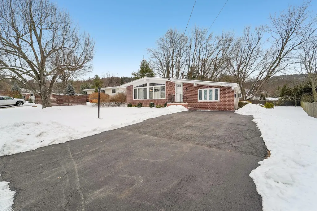183 W Mary Lane Valley Cottage NY 10989