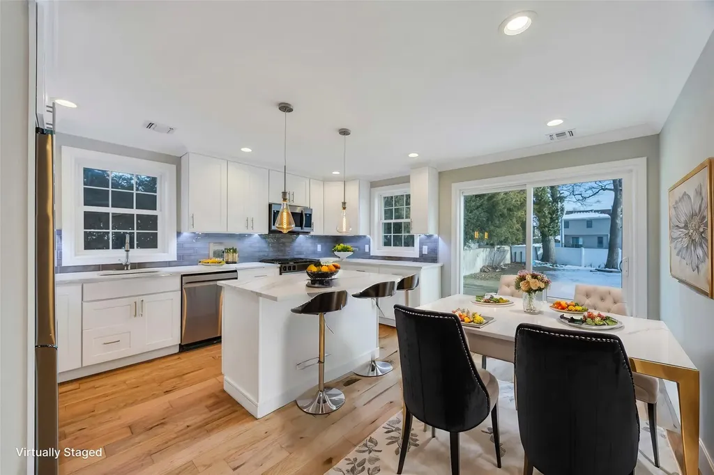 45 Ash Street Lindenhurst NY 11757