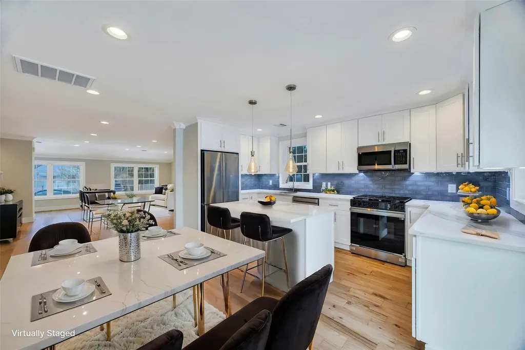 45 Ash Street Lindenhurst NY 11757