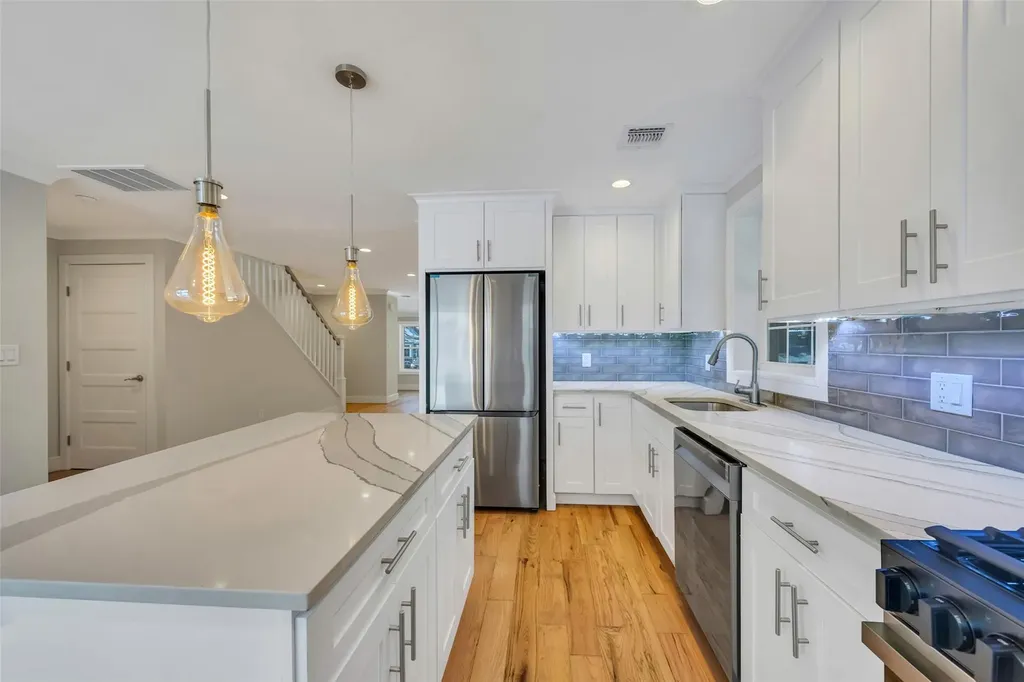 45 Ash Street Lindenhurst NY 11757