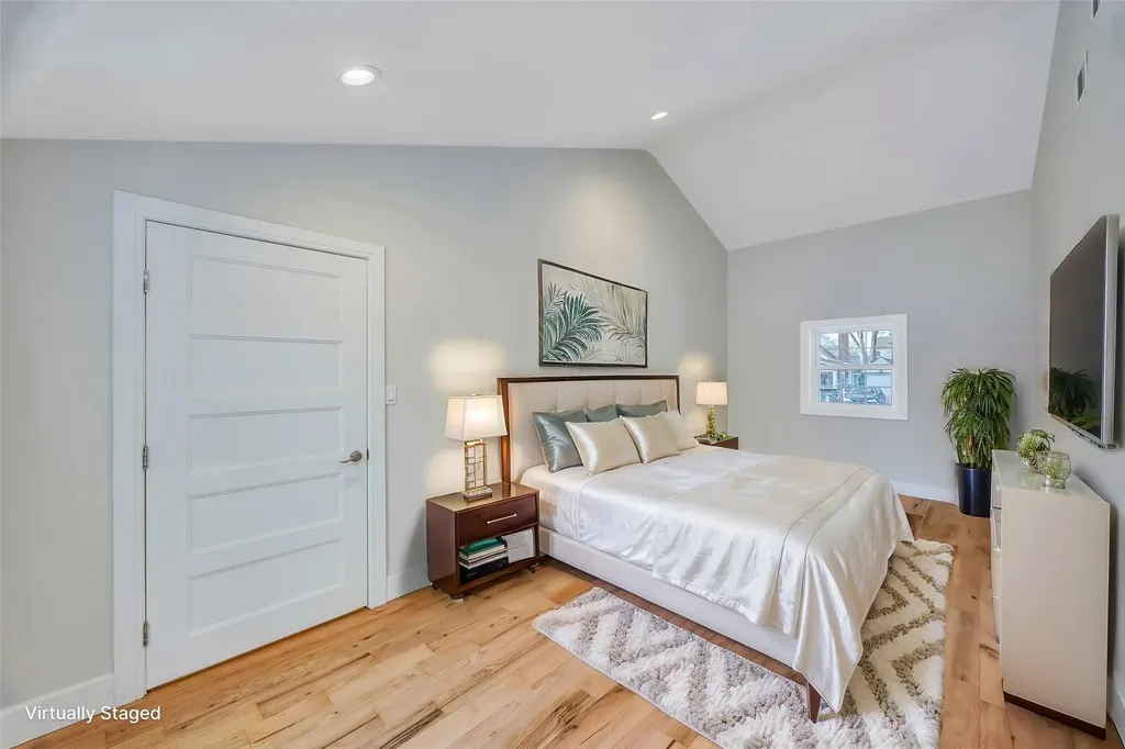 45 Ash Street Lindenhurst NY 11757