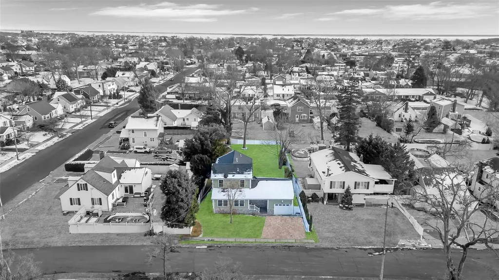 45 Ash Street Lindenhurst NY 11757