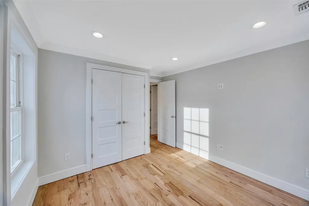 45 Ash Street Lindenhurst NY 11757
