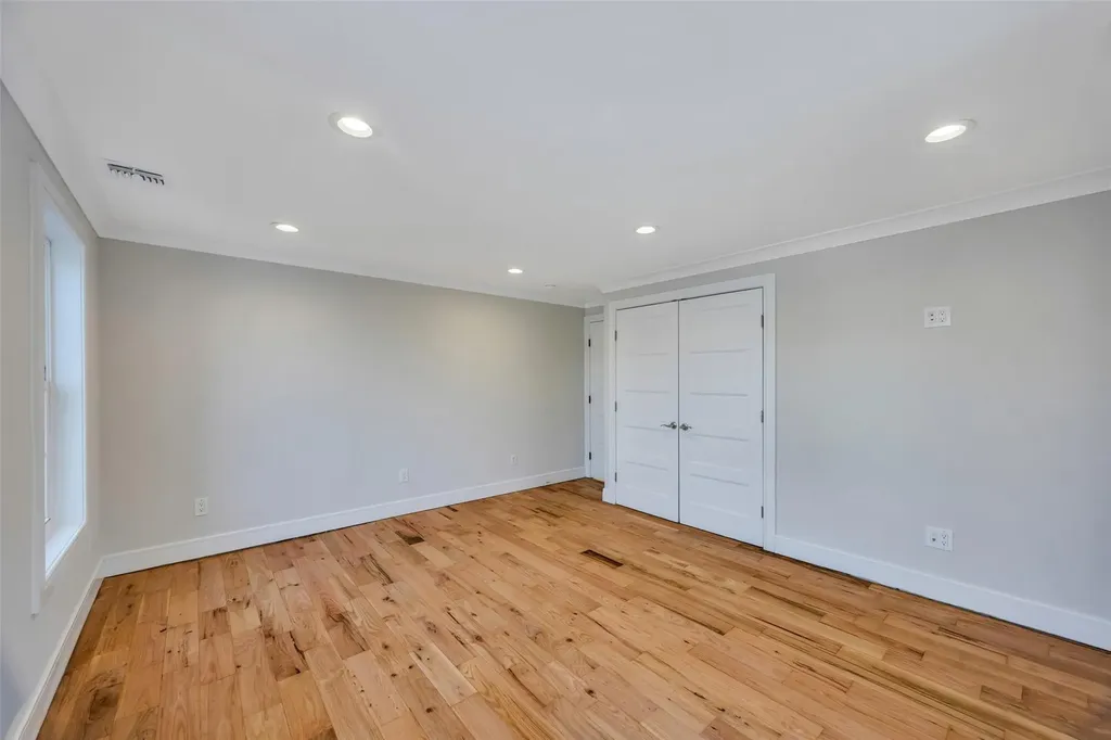 45 Ash Street Lindenhurst NY 11757
