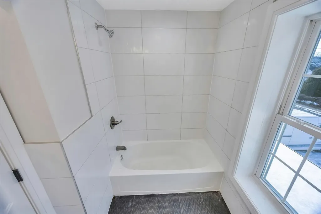 45 Ash Street Lindenhurst NY 11757