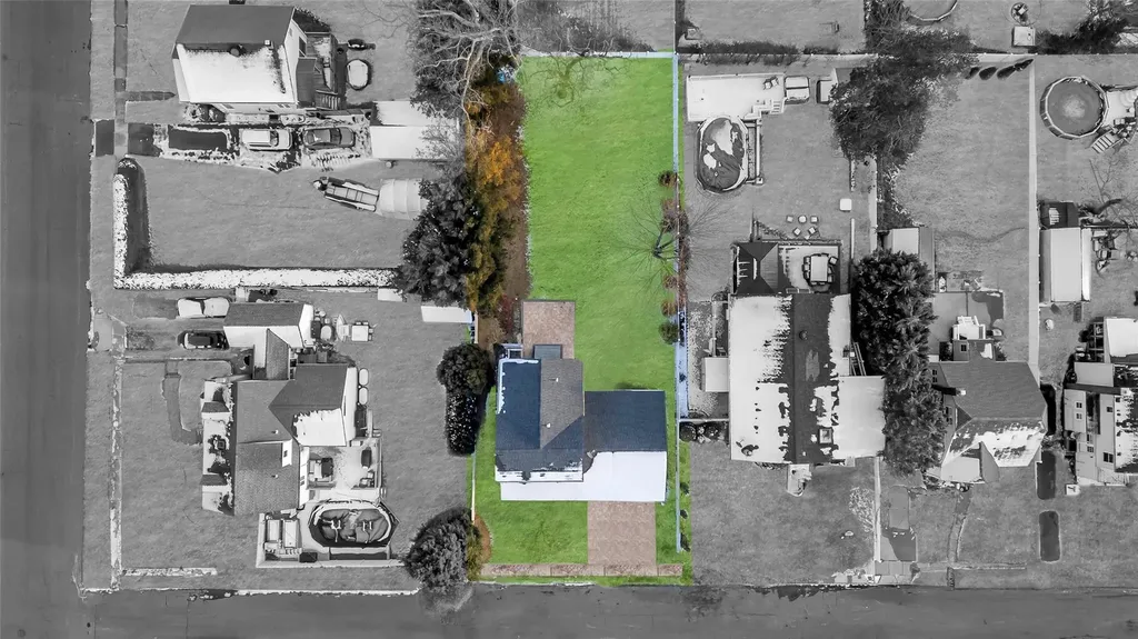 45 Ash Street Lindenhurst NY 11757