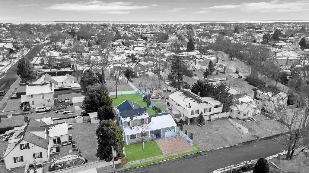 45 Ash Street Lindenhurst NY 11757