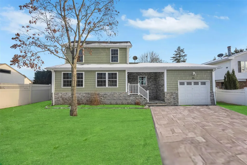 45 Ash Street Lindenhurst NY 11757
