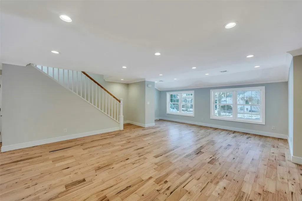 45 Ash Street Lindenhurst NY 11757