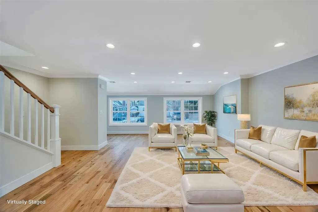 45 Ash Street Lindenhurst NY 11757
