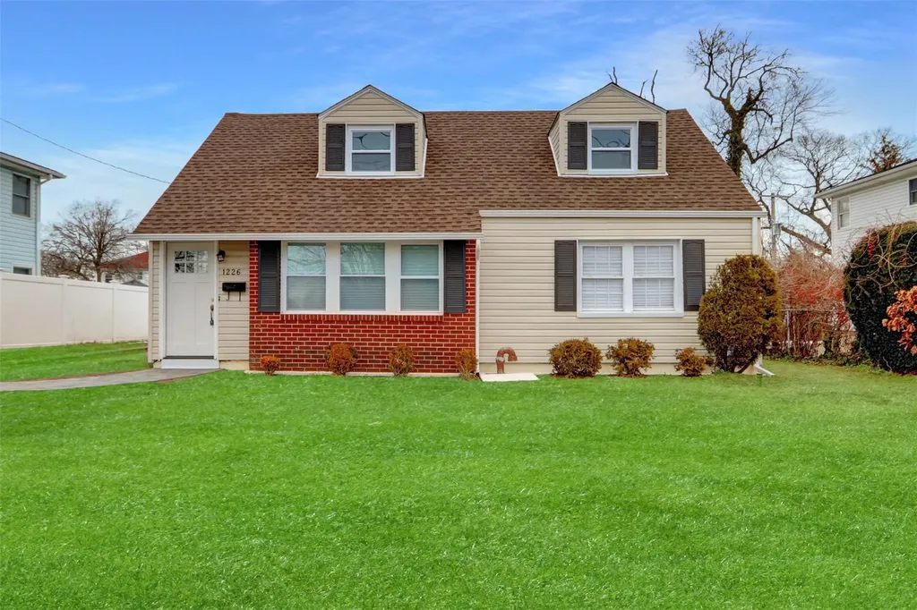 1226 Dutch Broadway Valley Stream NY 11580