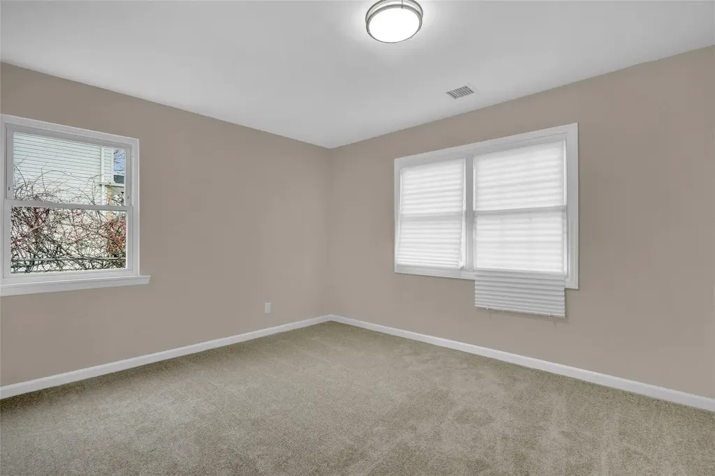 1226 Dutch Broadway Valley Stream NY 11580