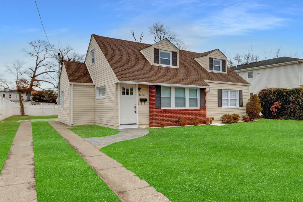 1226 Dutch Broadway Valley Stream NY 11580