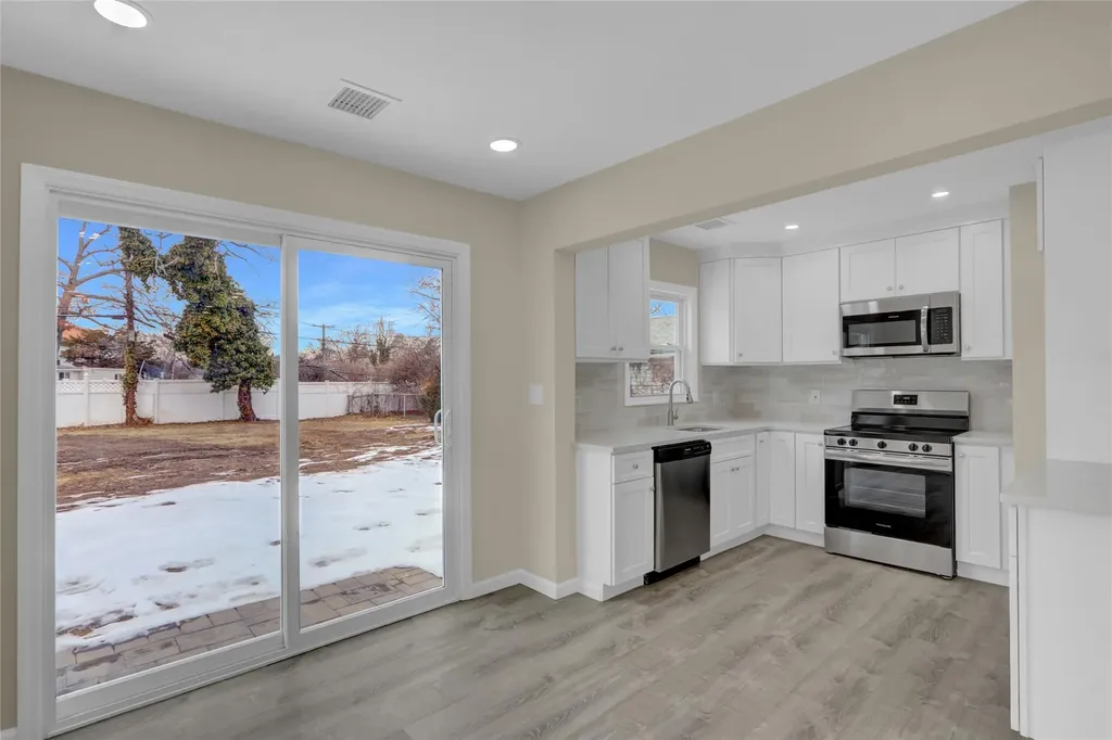 1226 Dutch Broadway Valley Stream NY 11580