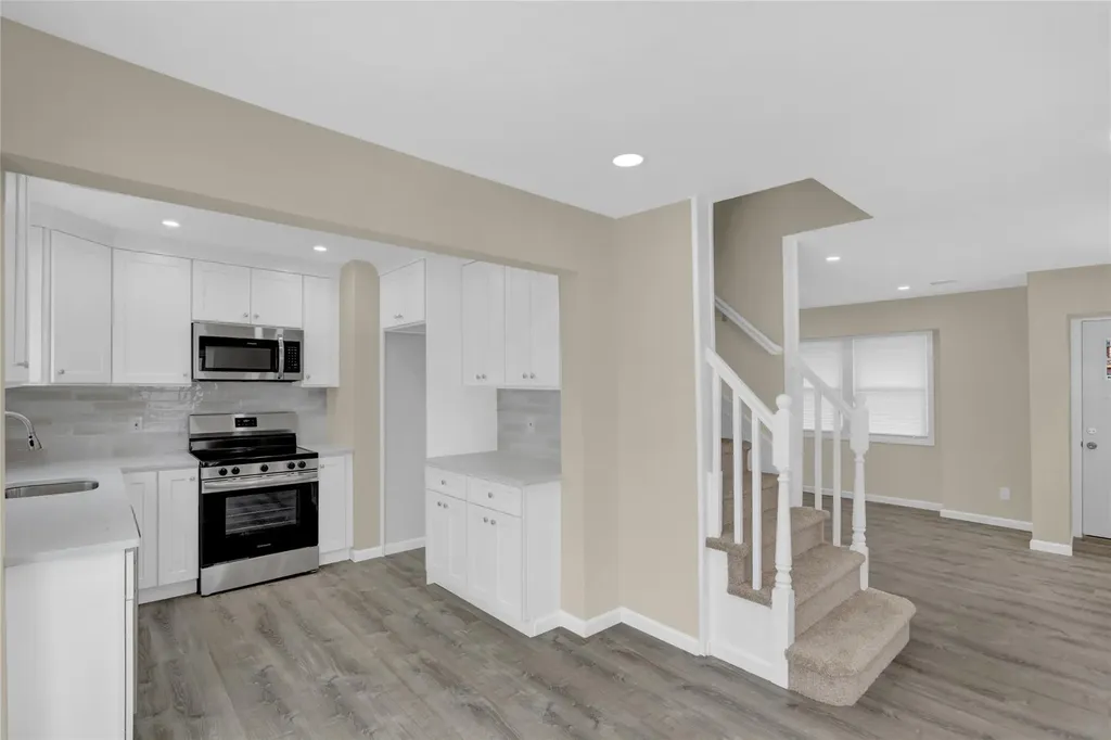 1226 Dutch Broadway Valley Stream NY 11580