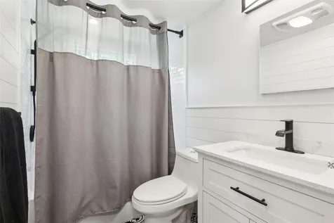 44 Tuscarora Drive Centerport NY 11721