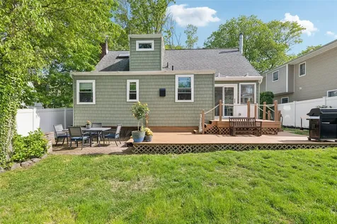 44 Tuscarora Drive Centerport NY 11721