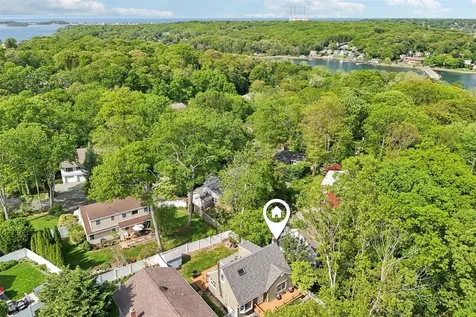 44 Tuscarora Drive Centerport NY 11721