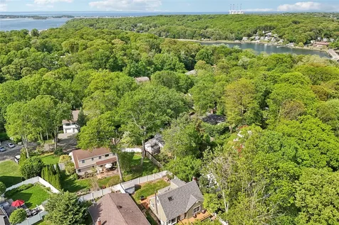 44 Tuscarora Drive Centerport NY 11721