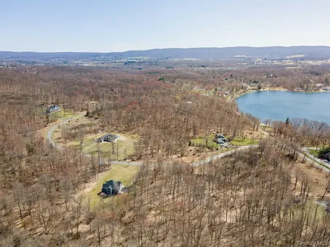 Stonecrest Lot #19 Court Hopewell Junction NY 12533