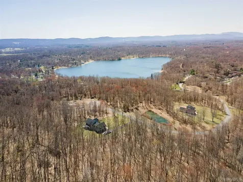 Stonecrest Lot #19 Court Hopewell Junction NY 12533