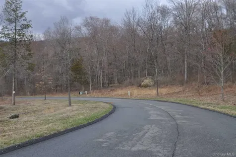 Stonecrest Lot #19 Court Hopewell Junction NY 12533