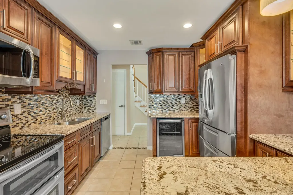 224 Vanderbilt Boulevard Oakdale NY 11769