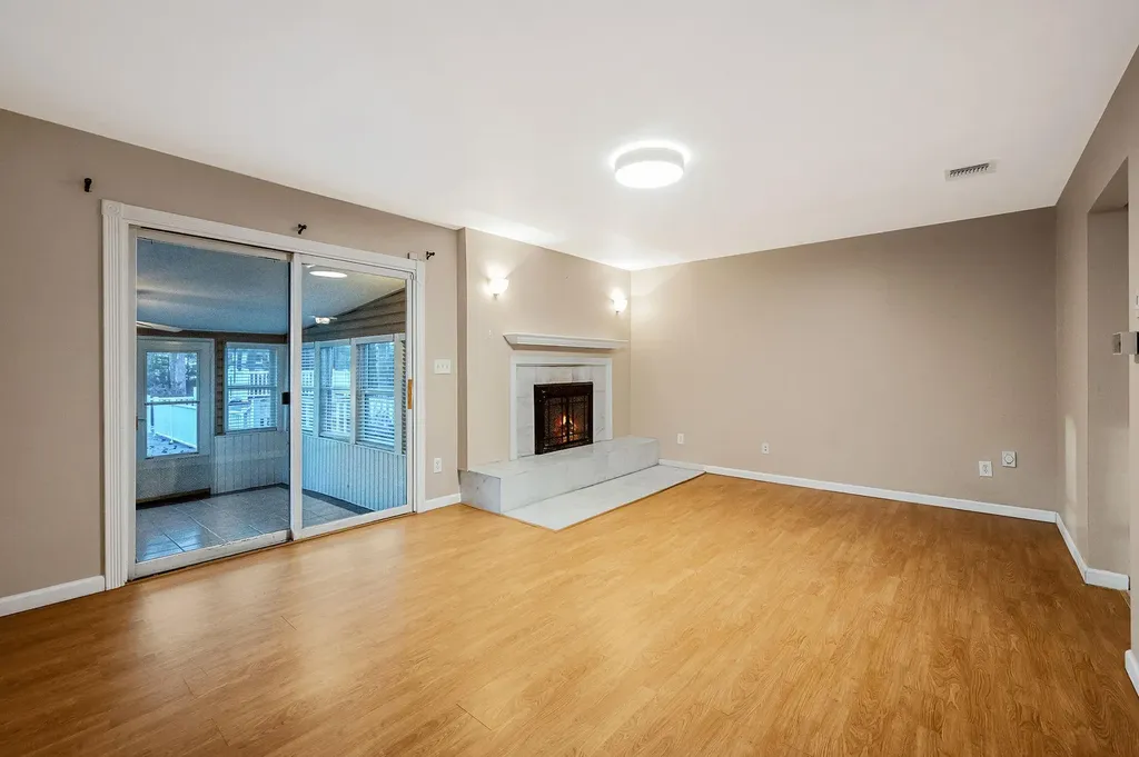 224 Vanderbilt Boulevard Oakdale NY 11769