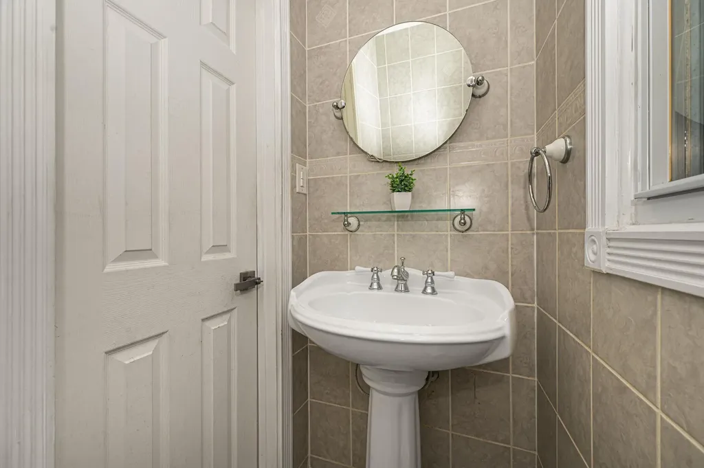 224 Vanderbilt Boulevard Oakdale NY 11769