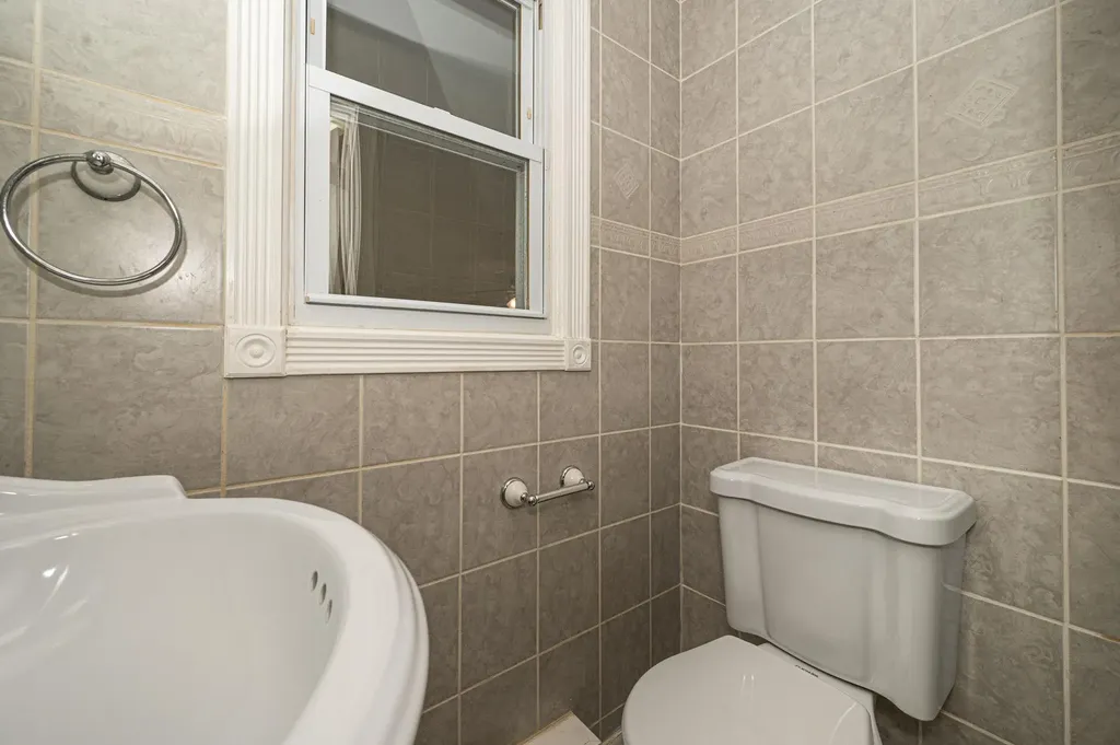 224 Vanderbilt Boulevard Oakdale NY 11769