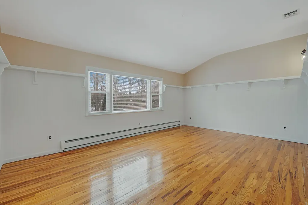 224 Vanderbilt Boulevard Oakdale NY 11769