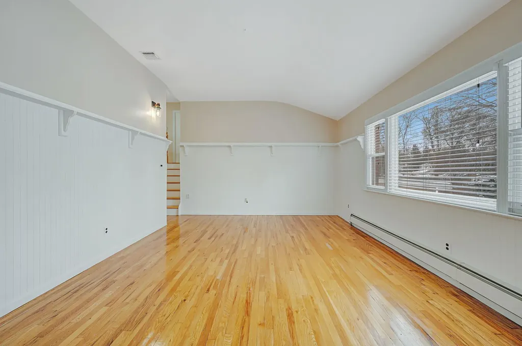 224 Vanderbilt Boulevard Oakdale NY 11769