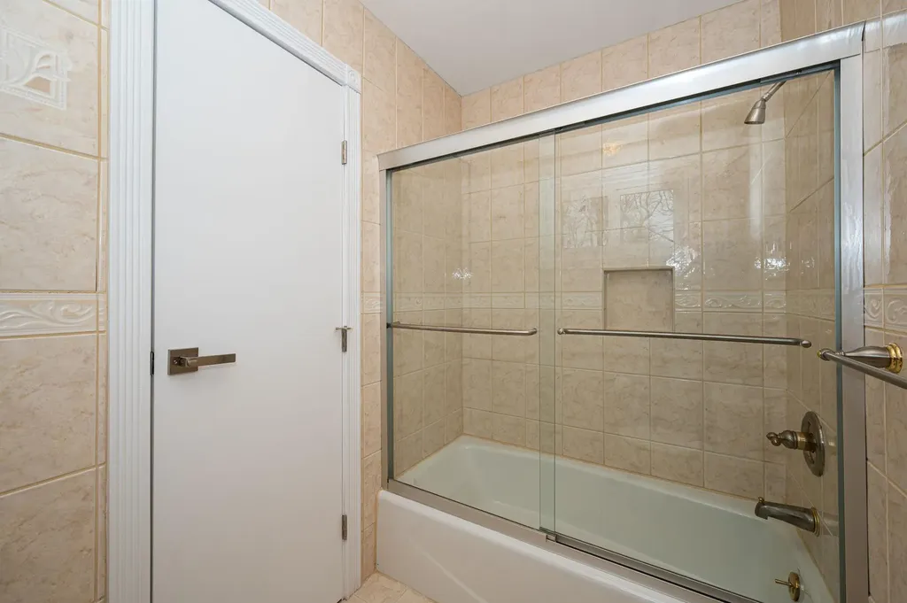 224 Vanderbilt Boulevard Oakdale NY 11769