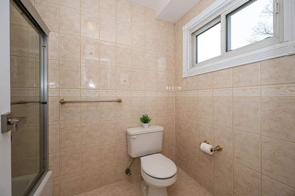 224 Vanderbilt Boulevard Oakdale NY 11769
