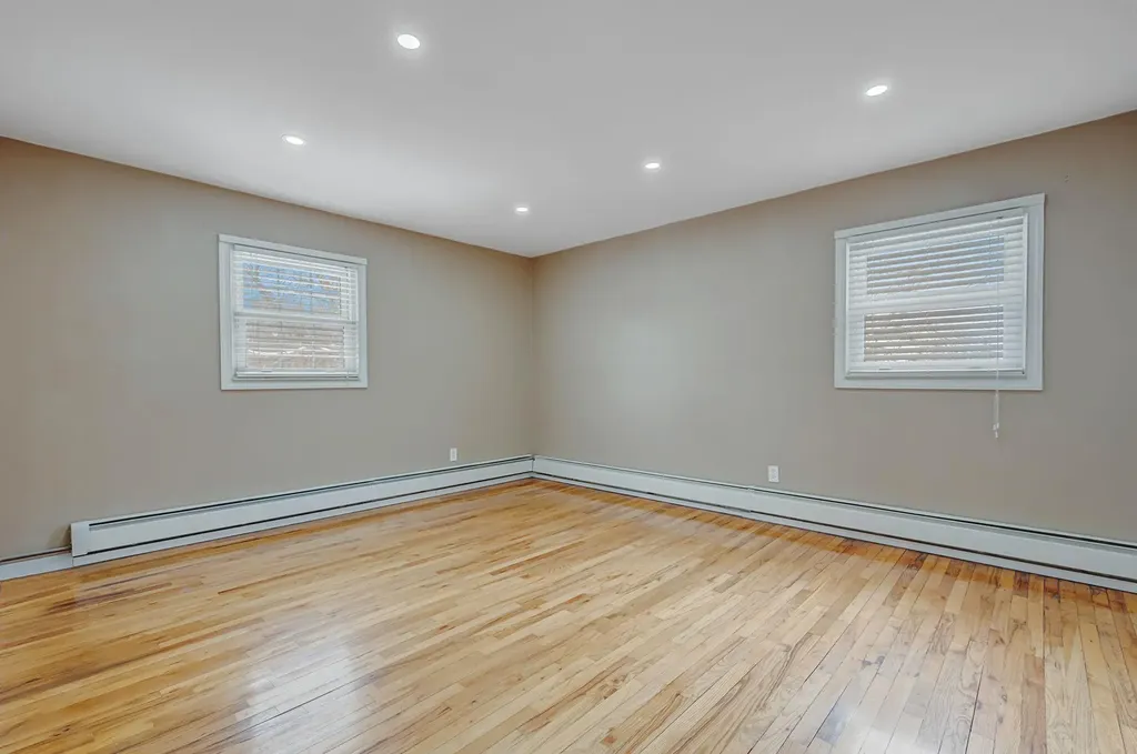 224 Vanderbilt Boulevard Oakdale NY 11769
