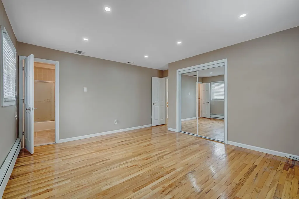 224 Vanderbilt Boulevard Oakdale NY 11769