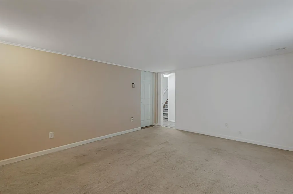 224 Vanderbilt Boulevard Oakdale NY 11769